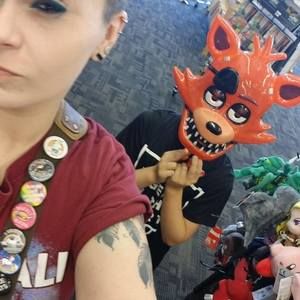 Meet your Posher, Shely